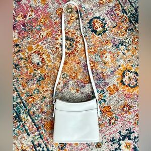 Vintage Coach White Mambo Crossbody Shoulder Bucket Bag Minimalist Leather